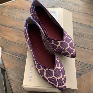 Rothy’s Violet Giraffe Points, 9.5 size. Never been worn!